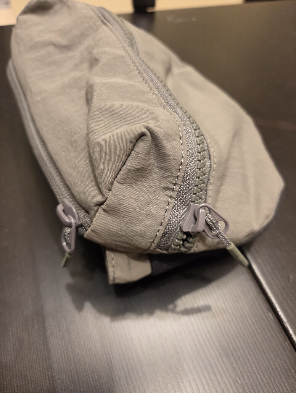 Lululemon Clean Lines Belt Bag 2L grey sage NWT - Picture 3 of 5